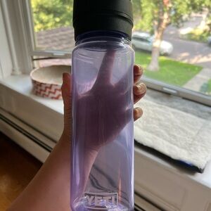 Yeti yonder cosmic lilac water bottle 25 oz
